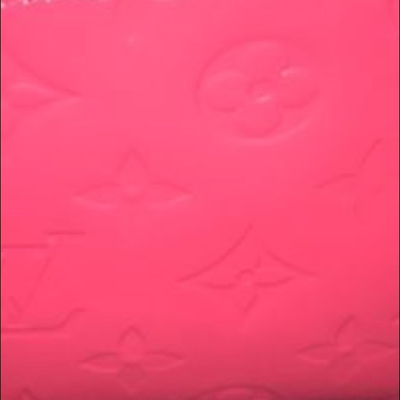 🎀FINAL PRICE🎀LV VERNIS COSMETIC POUCHETTE🎀 - Picture 3 of 8